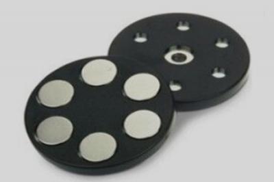 Magnete mit Flachgummi überzogen