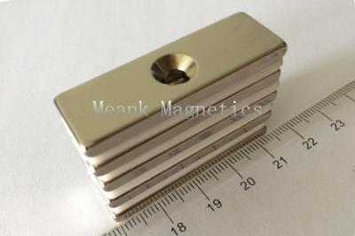 Blockmagnete mit versenktem Loch