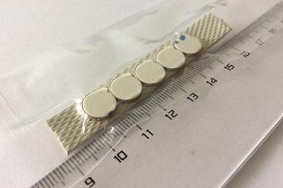 Magnete mit haftendem Rücken