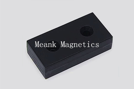 50.8x25.4x12.7mm rechteckige, mit Kunststoff beschichtete Neodym-Magnete mit versenkten Löchern